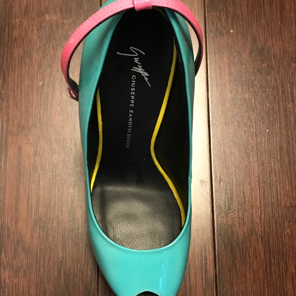 Giuseppe Color Block Peep Toe with Ankle strap - Picture 6 of 8